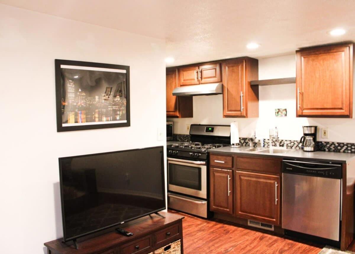 1 Bed Apt - Amazing Location 1 Block To Carson St 匹兹堡 外观 照片